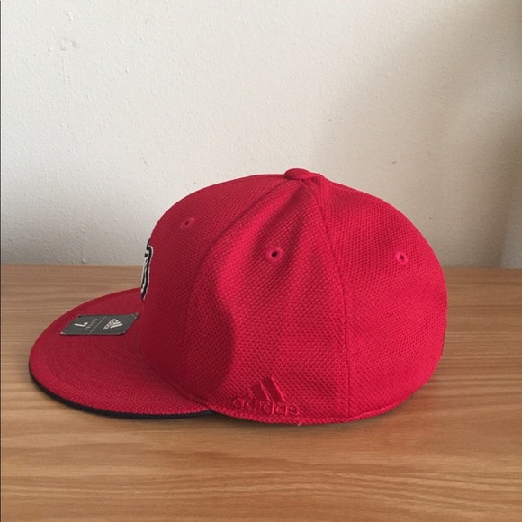 Adidas Wisconsin Badgers Fitted Cap - Picture 5 of 6